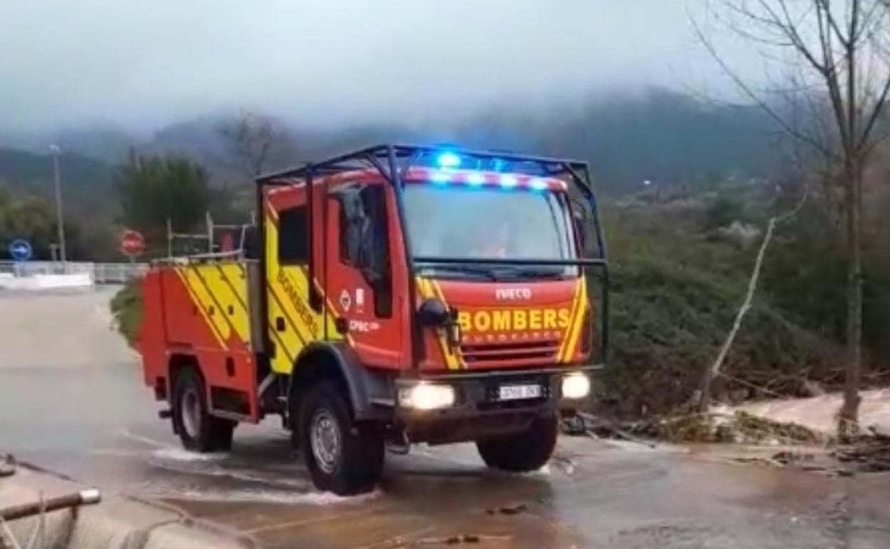 Los bomberos del Consorcio Provincial de Castellón continúan atendiendo incidencias. 