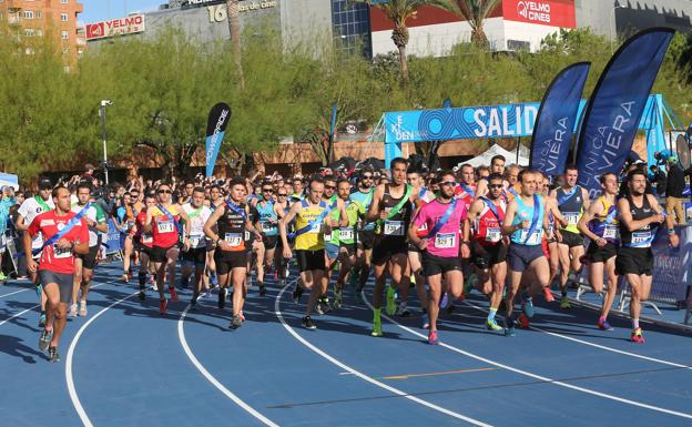 Corredores durante el Ekiden Valencia celebrado en 2014.