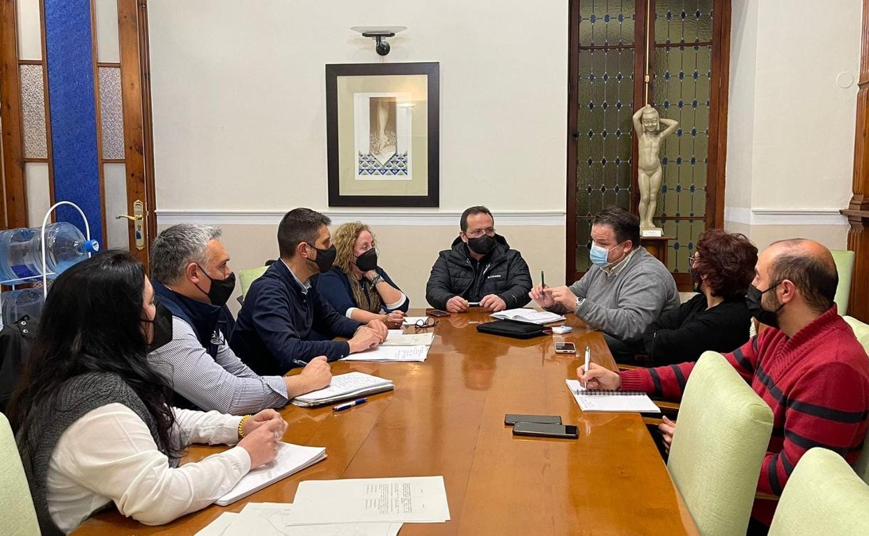 Reunión para tratar el problema de las inundaciones en Sueca. 