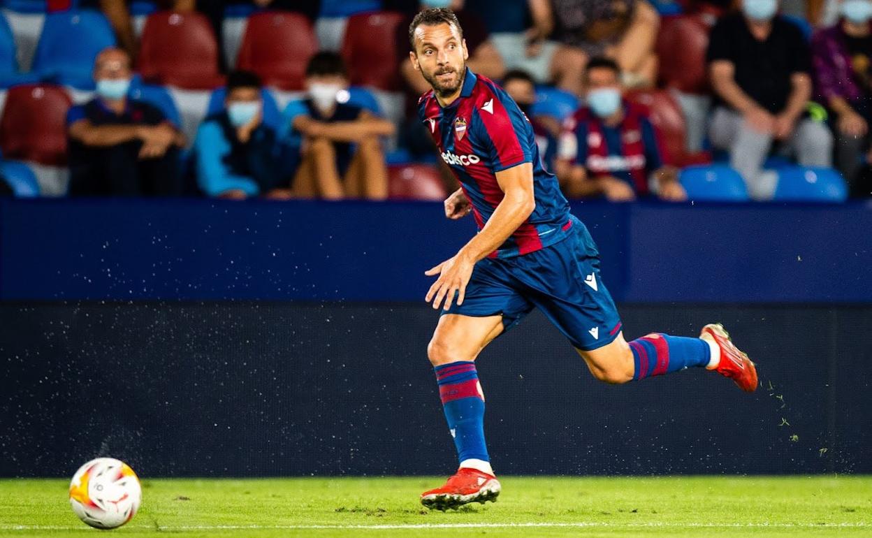 Roberto Soldado, durante un encuentro con el Levante. 