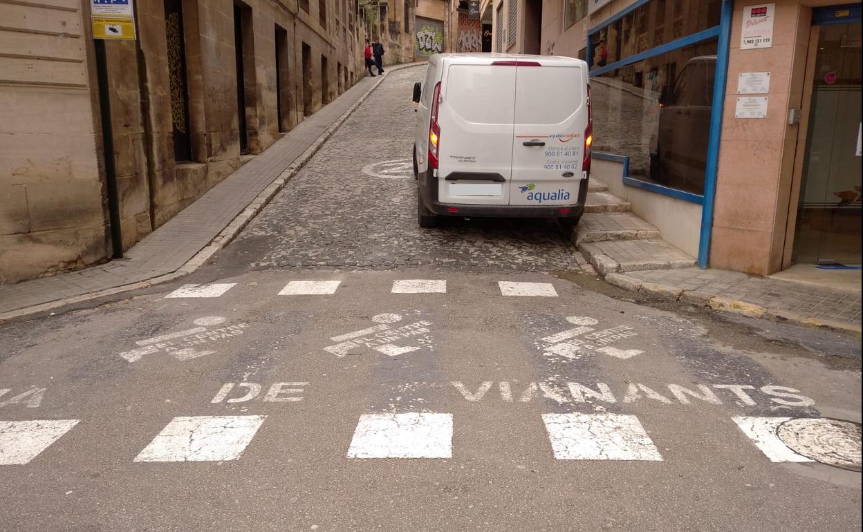 Acceso a la zona peatonal a través de la calle Goya. 