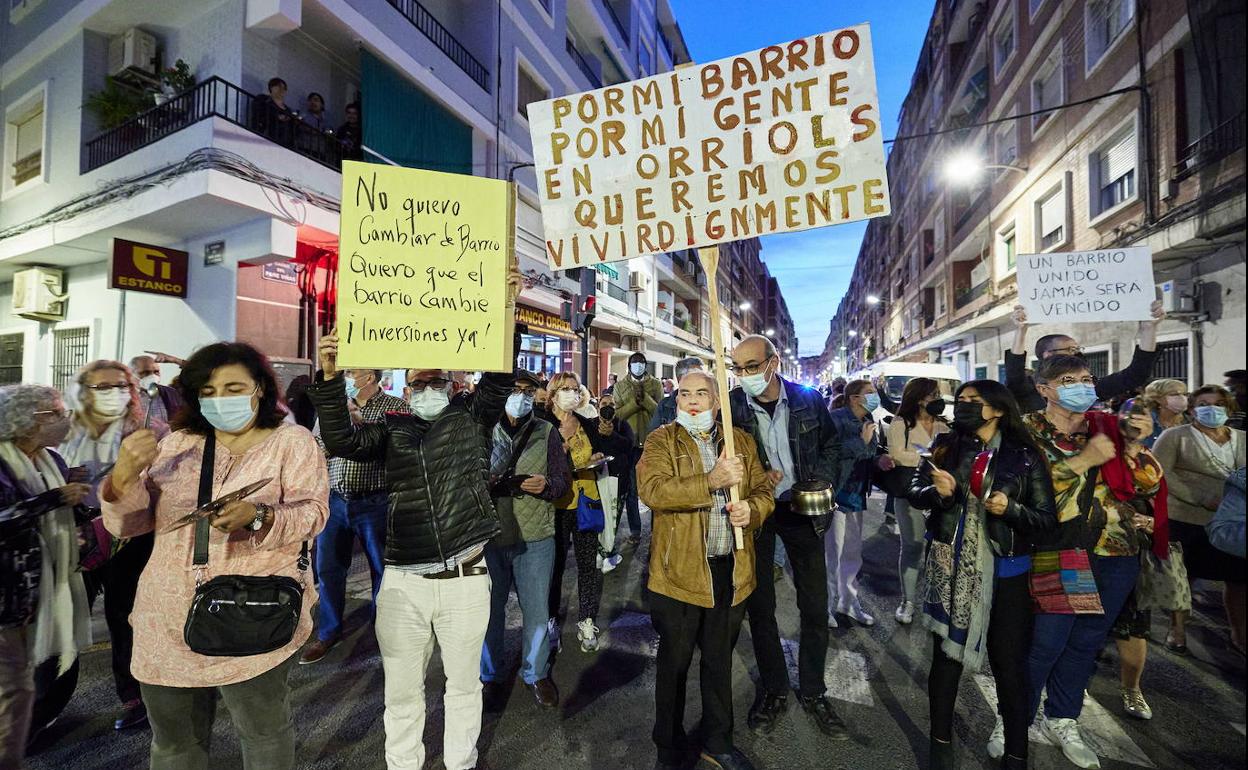 Protesta vecinal en Orriols el pasado octubre. 