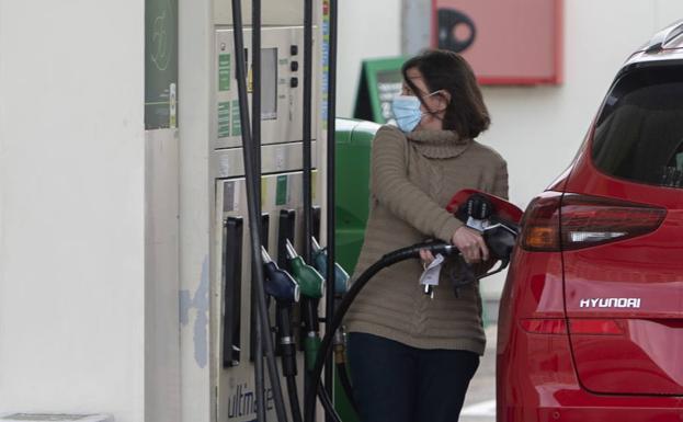 Cuatro medidas para ahorrar en el precio de la gasolina 