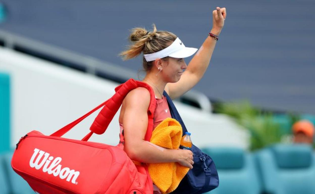 Paula Badosa abandona en los cuartos de final de Miami. 