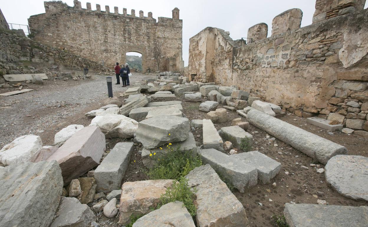 Estado del interior del castillo de Sagunto. 