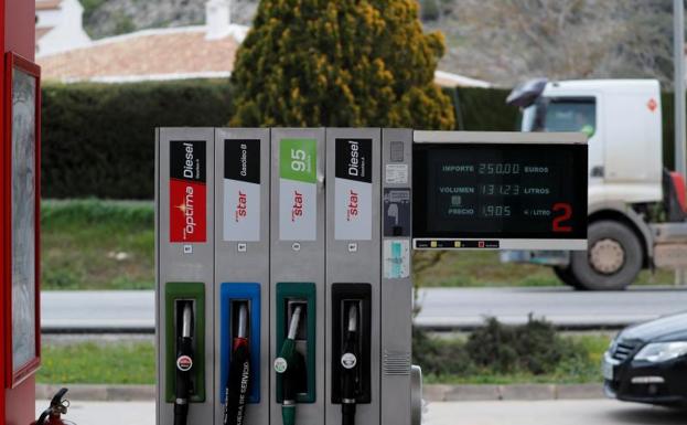 Los 10 tipos de combustible que bajan de precio desde el 1 de abril