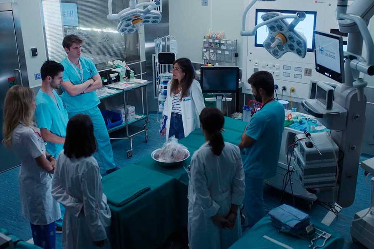 'Madres. Amor y Vida' | Plataforma: Prime Video. Estreno: Cuarta temporada, 8 de abril. Sinopsis: Una nueva perspectiva del Hospital Los Arcos a partir de los importantes cambios que acontecieron durante la tercera temporada en el rumbo profesional y vital de la doctora Olivia Zavala. Reparto: Aida Folch, Nuria Roca, Nuria Herrero, Alain Hernández, Álvaro Rico, Belén Écija, Júlia Molins, Eric Masip, Jordi Coll, Antonio Velázquez y José Manuel Seda.