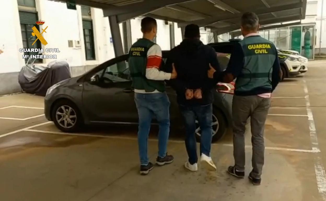 Imagen del momento de la detención.