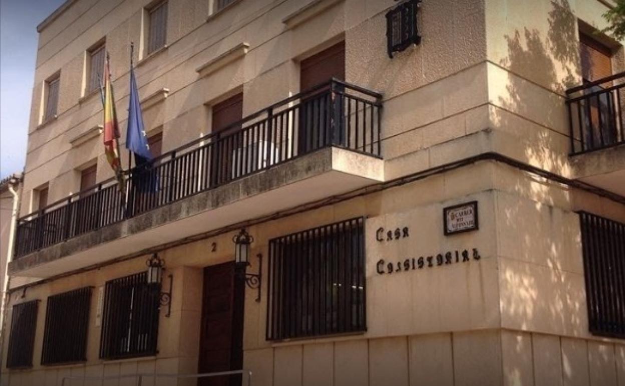 Fachada Ayuntamiento de Fontanars dels Alforins. 