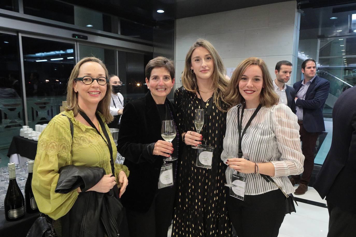 Rocío Blay y Susana Miquel de UJI, Clara Nieva de WeadYou y Leyla Gallego de Compac.