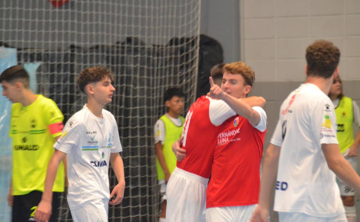 Juan Delgado celebrando un gol. 