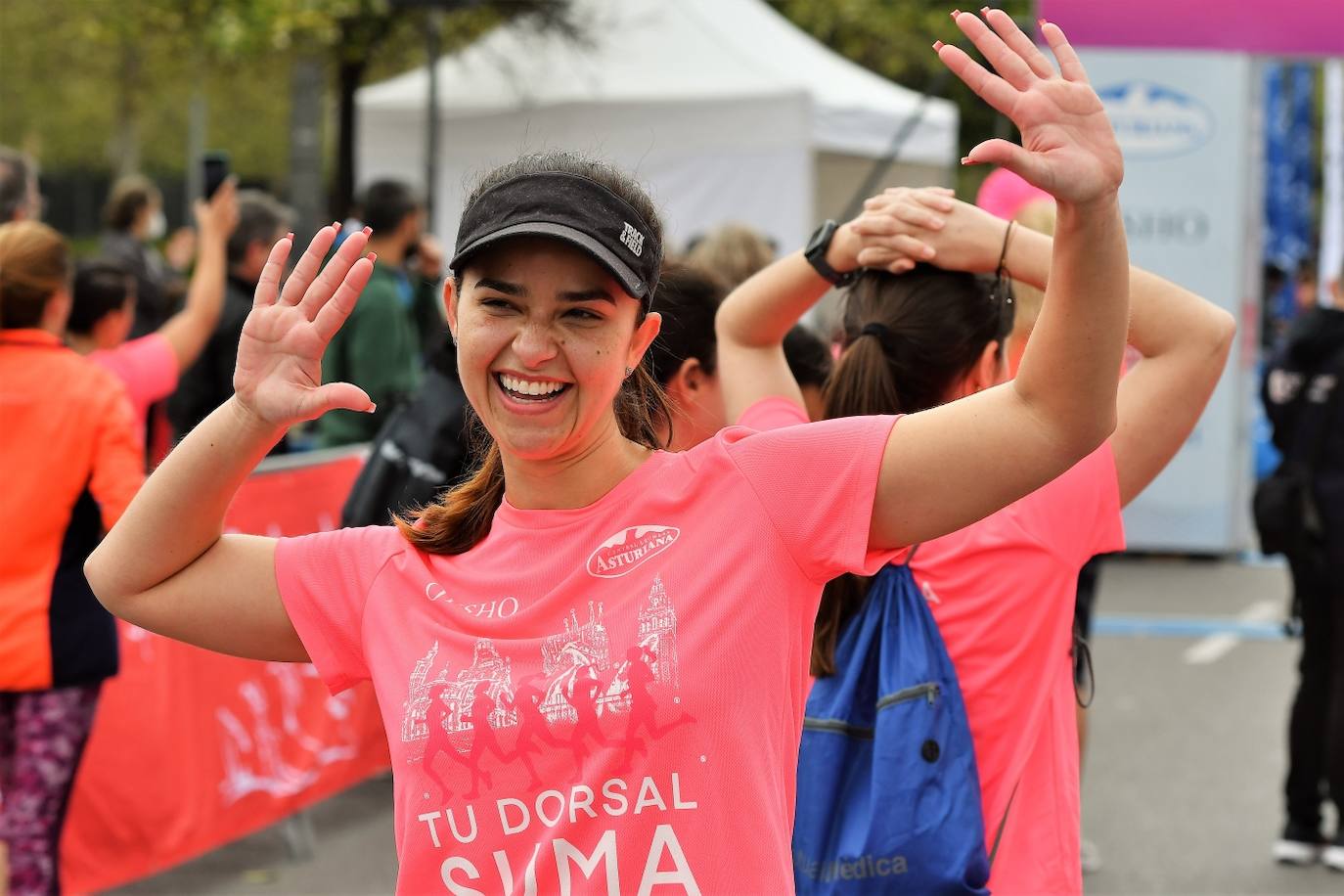 Miles de mujeres de todas las edades participan en la prueba popular de este domingo por la capital del Turia