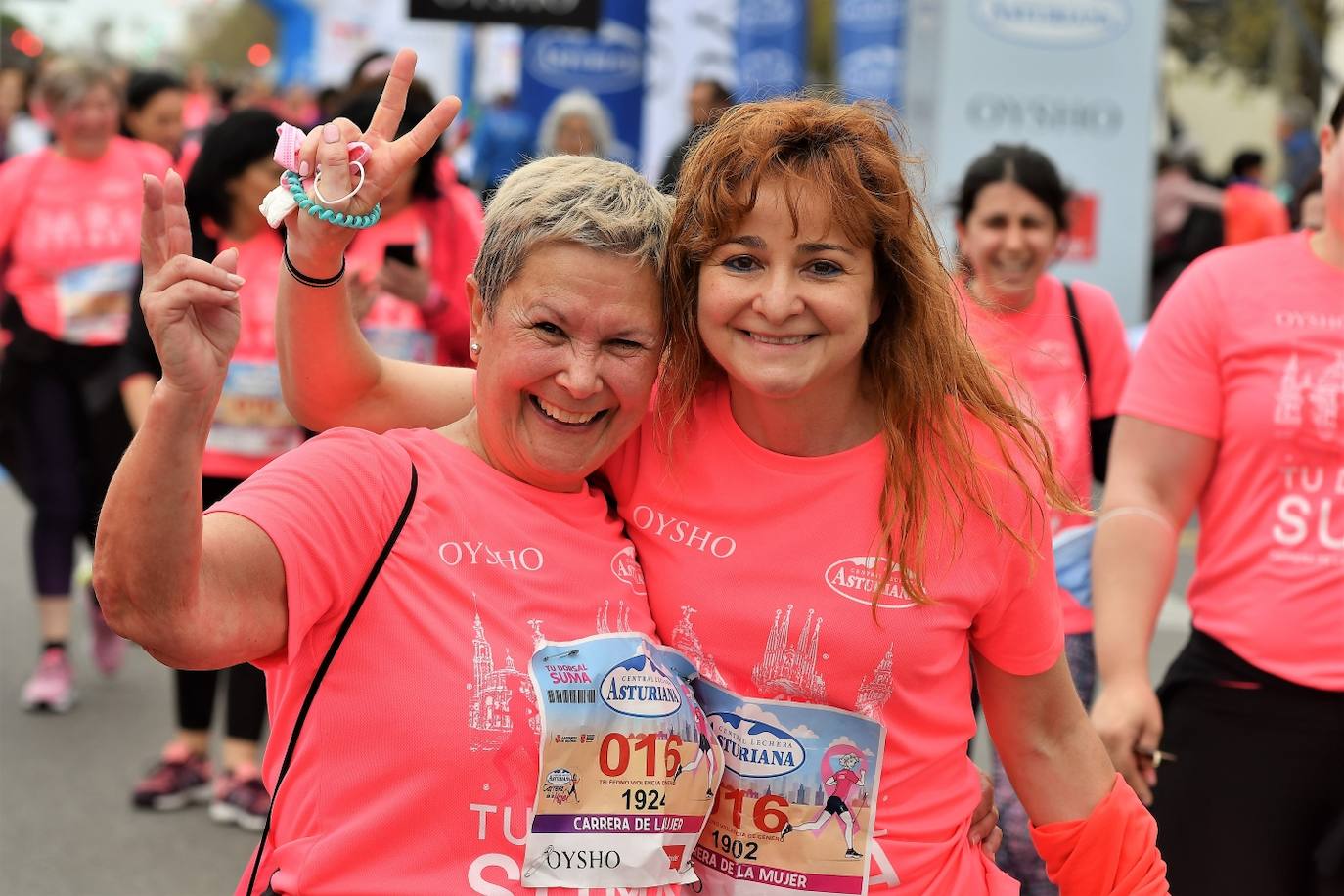 Miles de mujeres de todas las edades participan en la prueba popular de este domingo por la capital del Turia