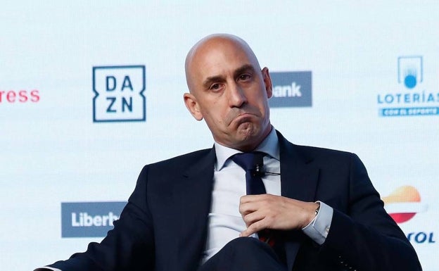 Rubiales tiende la mano al Valencia para impulsar el proyecto del nuevo Mestalla con la candidatura del Mundial