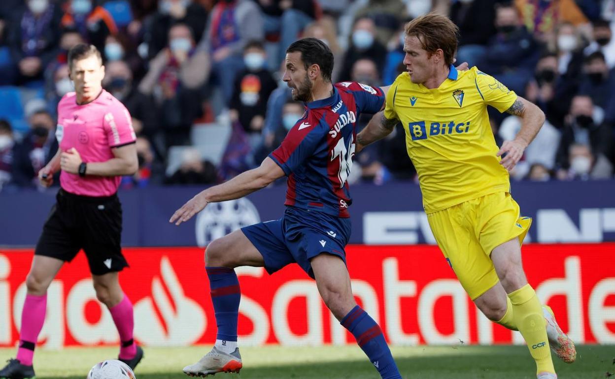 Roberto Soldado, durante el partido contra el Cádiz.