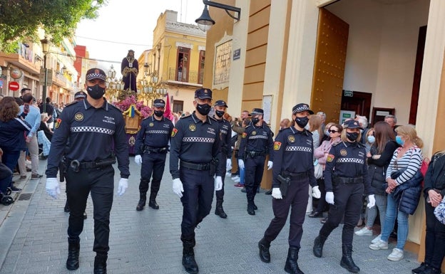 Desfile de la sección UCO de la Policía Local de Valencia, con Jesús de Medinaceli. 