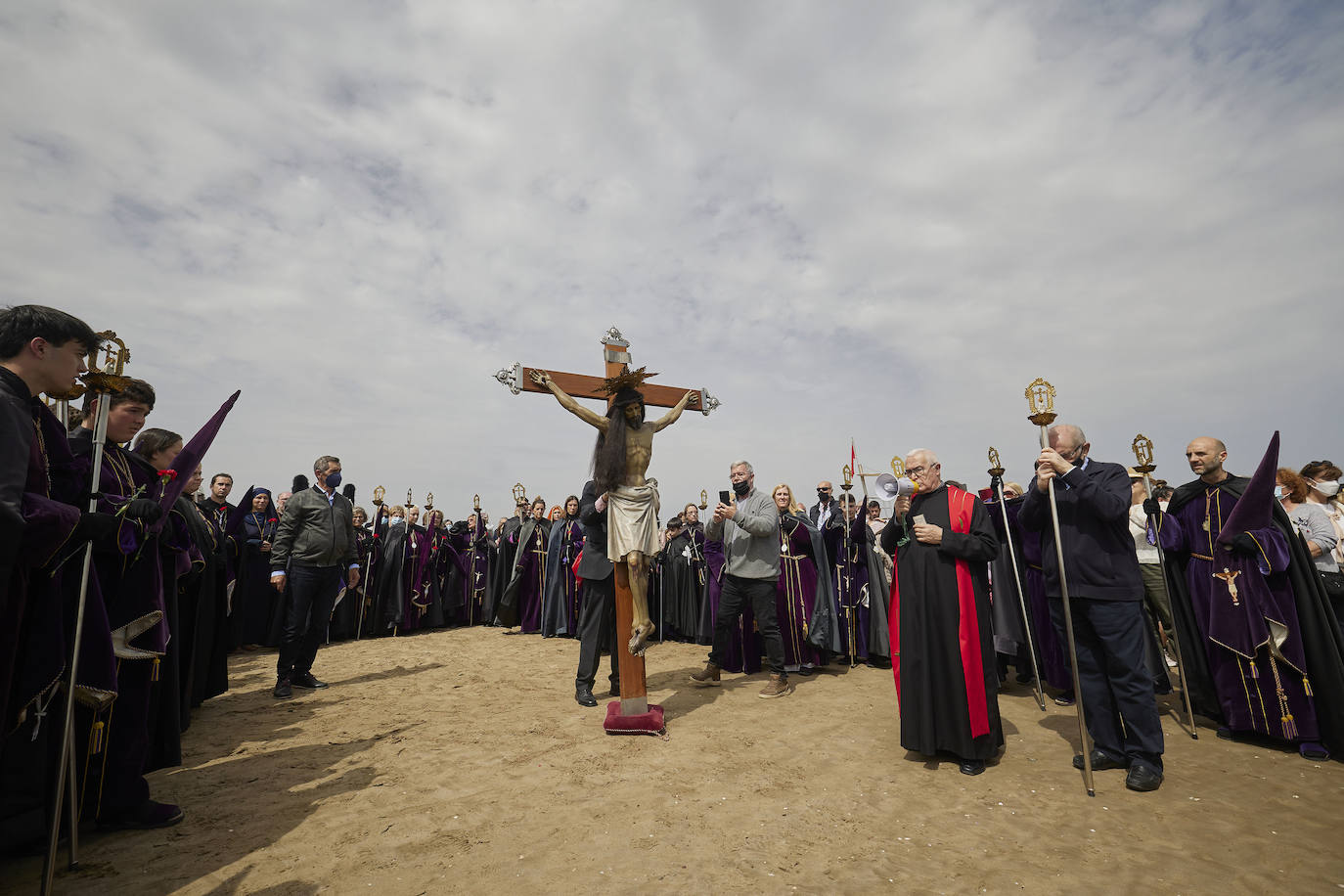 Fotos: Encuentro entre los Cristos y visita a la playa del Cabanyal