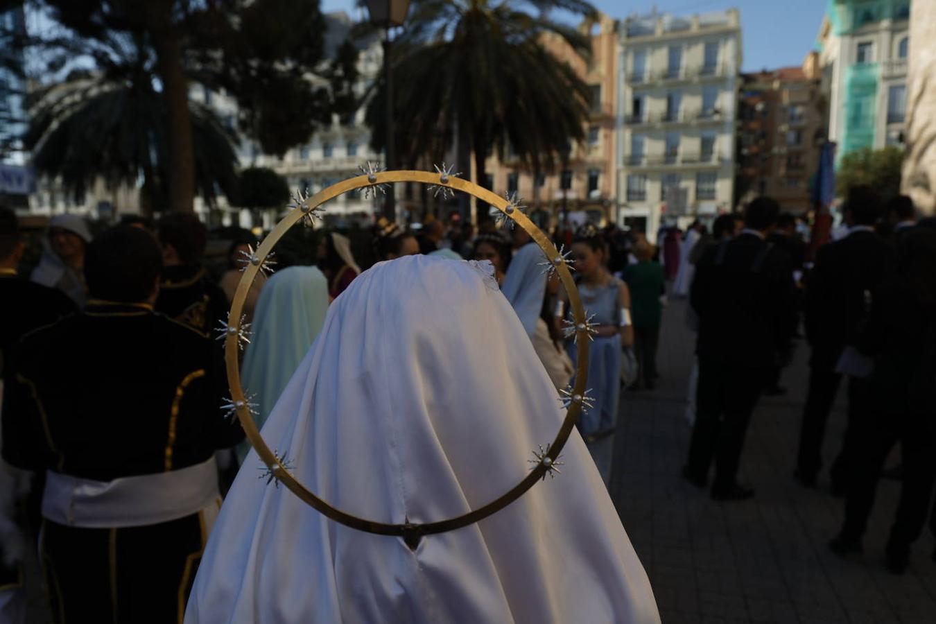 Fotos: Corona de laurel en el Puerto de Valencia por los fallecidos en el mar