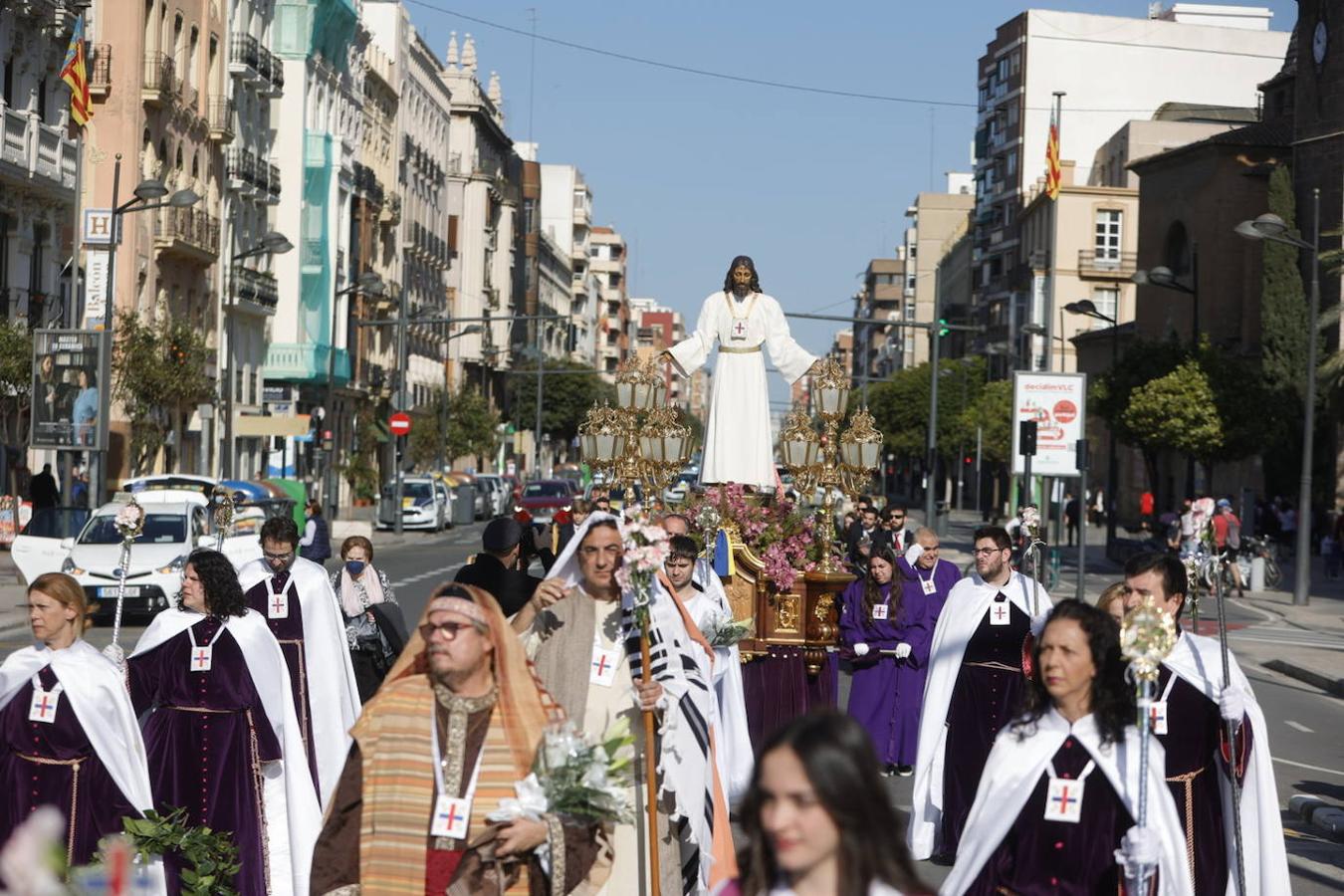 Fotos: Corona de laurel en el Puerto de Valencia por los fallecidos en el mar