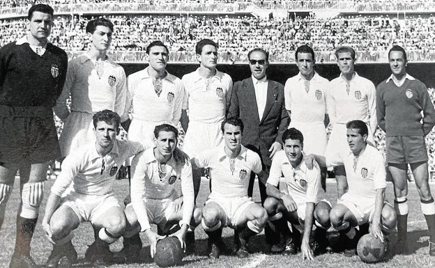 Quique, Monzó, Puchades, Badenes, Pasieguito, Seguí, Sócrates, Juan Carlos Quincoces II, Mañó, Fuertes y Buqué.