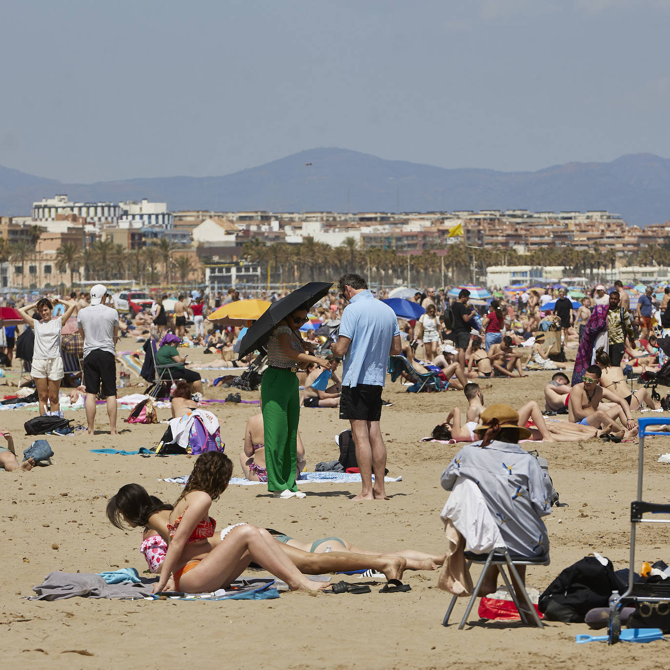 Fotos: Playas y terrazas de Valencia llenas en la Semana Santa más turística en 4 años