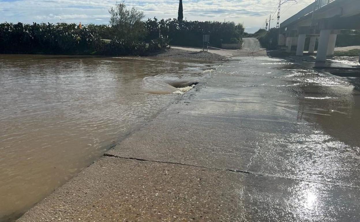 Paso del agua en el término de Carlet. 