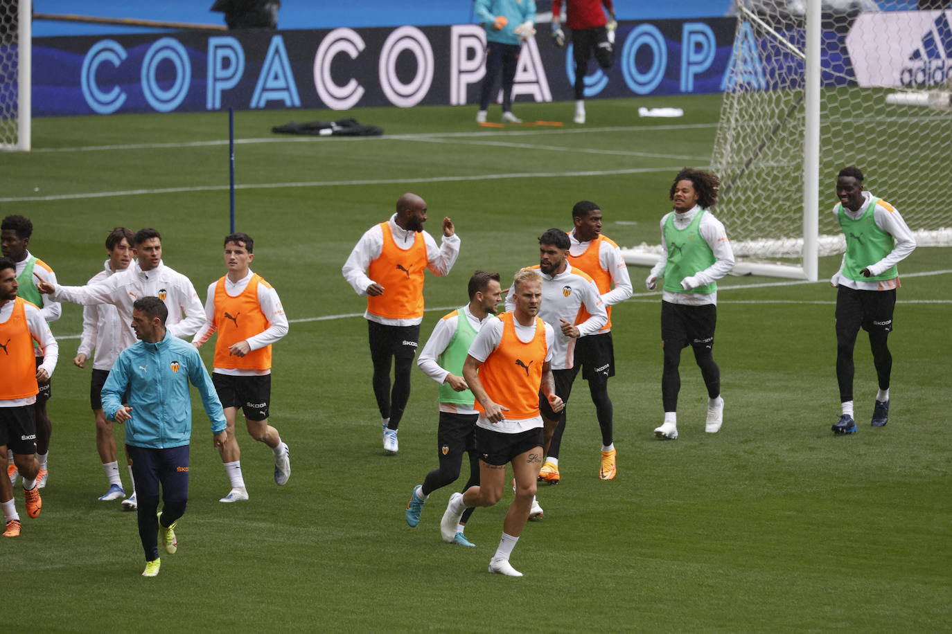 Fotos: Así ha sido el entrenamiento del Valencia previo a la final de Copa