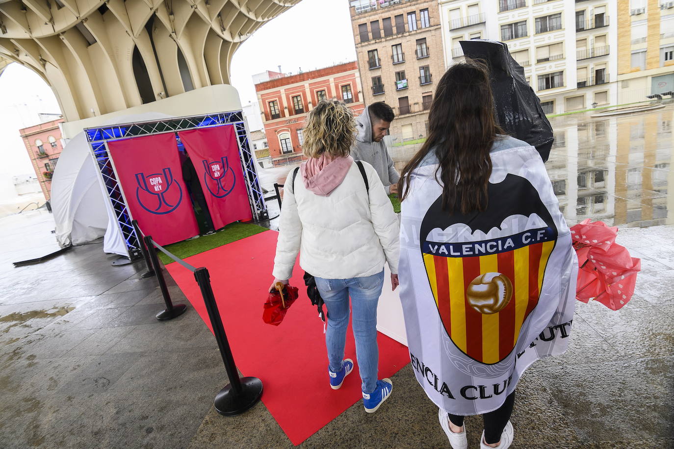 Fotos: Los valencianistas suspiran por la Copa