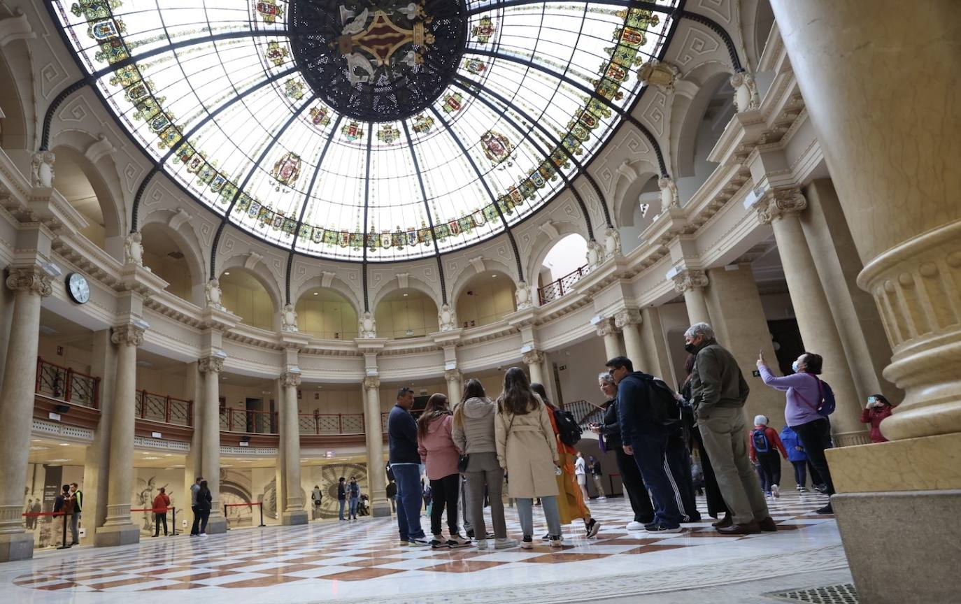 El edificio de Correos de Valencia ha celebrado una jornada de puertas abiertas este sábado 23 de abril de 2022.