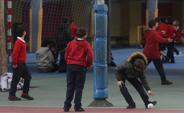 La mascarilla no será obligatoria en las aulas, pero sí en el transporte escolar y para positivos y sus contactos