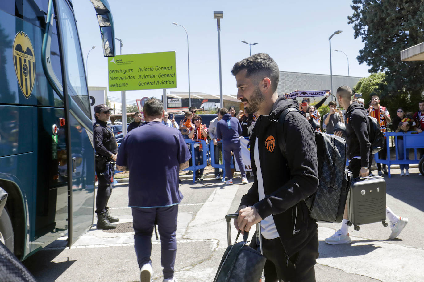 Fotos: El Valencia CF vuelve a casa tras la final de la Copa del Rey en Sevilla