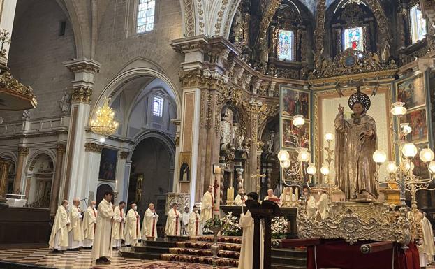 Una misa en honor a San Vicente sin restricciones y con la ausencia de Cañizares