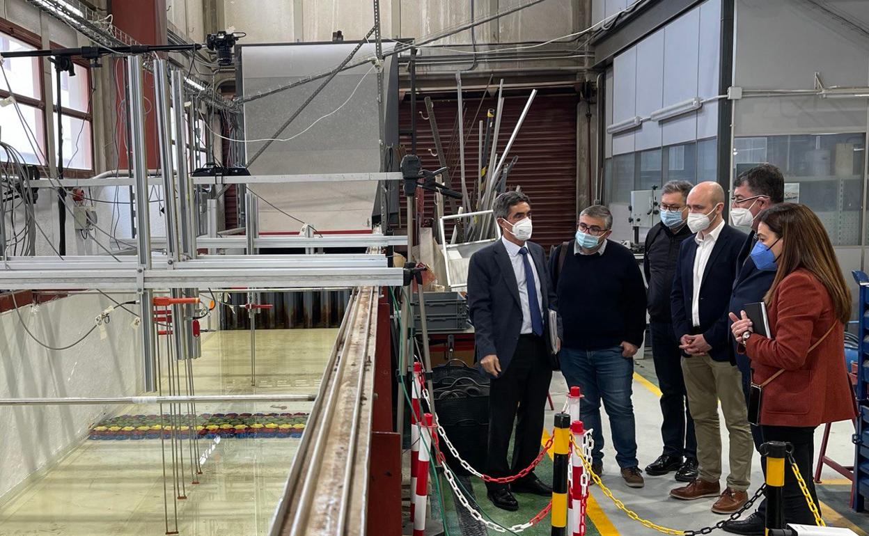 Visita a uno de los laboratorios de la UPV. 