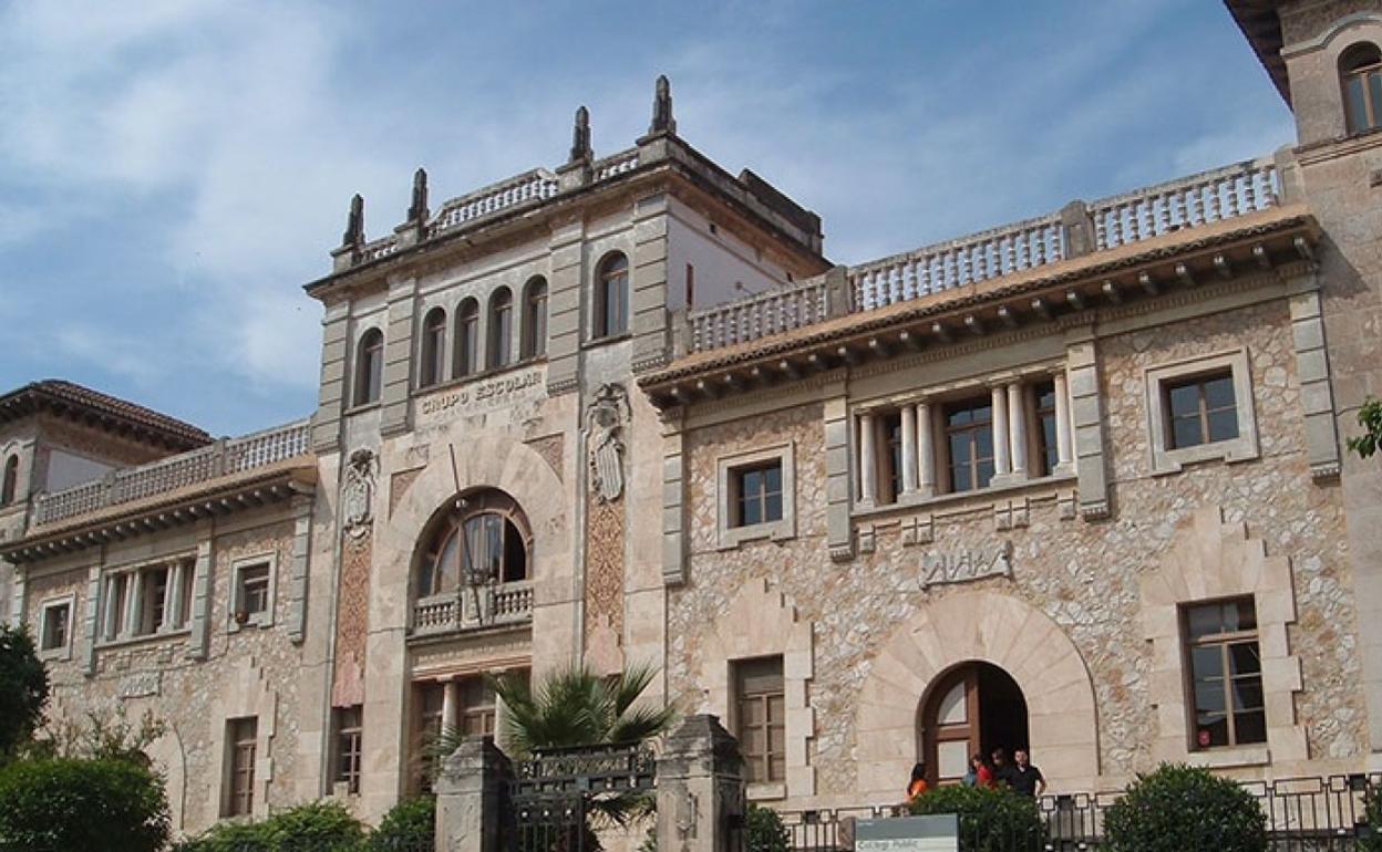 El Aula Magna de la Universidad de Ontinyent acoge los actos de la semana la Universidad de Primavera. 