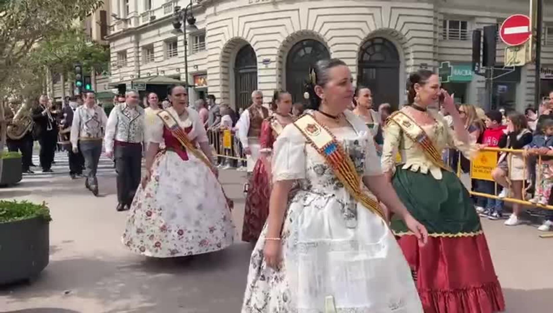 Recogida de premios de las Fallas 2022 en el mes de abril