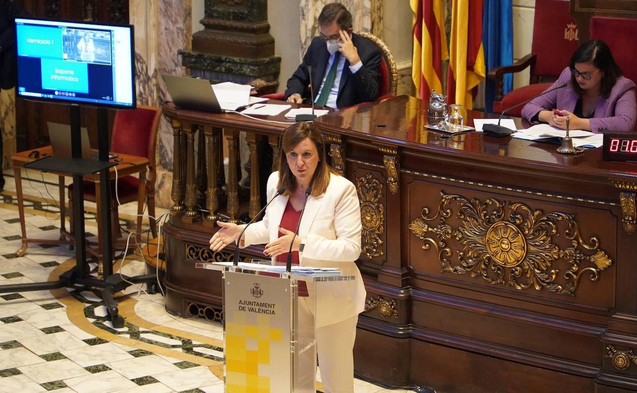 La portavoz del PP, María José Catalá, en la última sesión plenaria. 