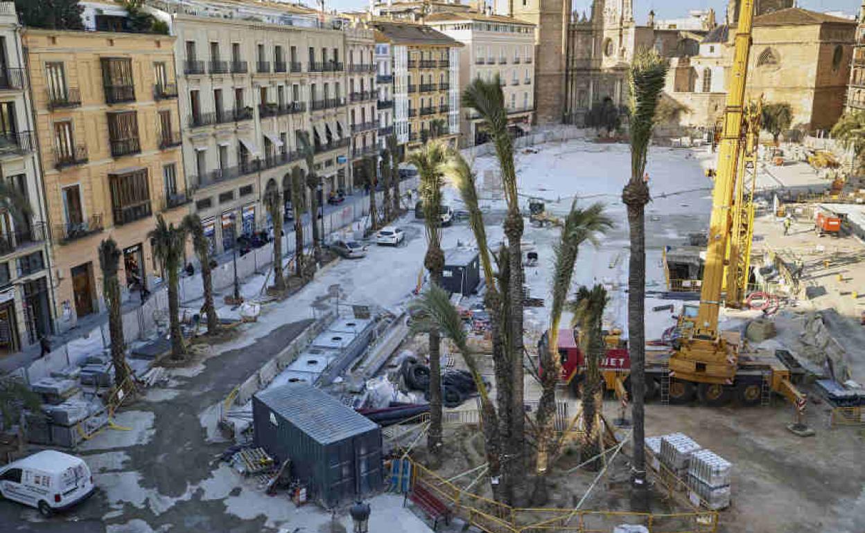 Obras de la plaza de la Reina.