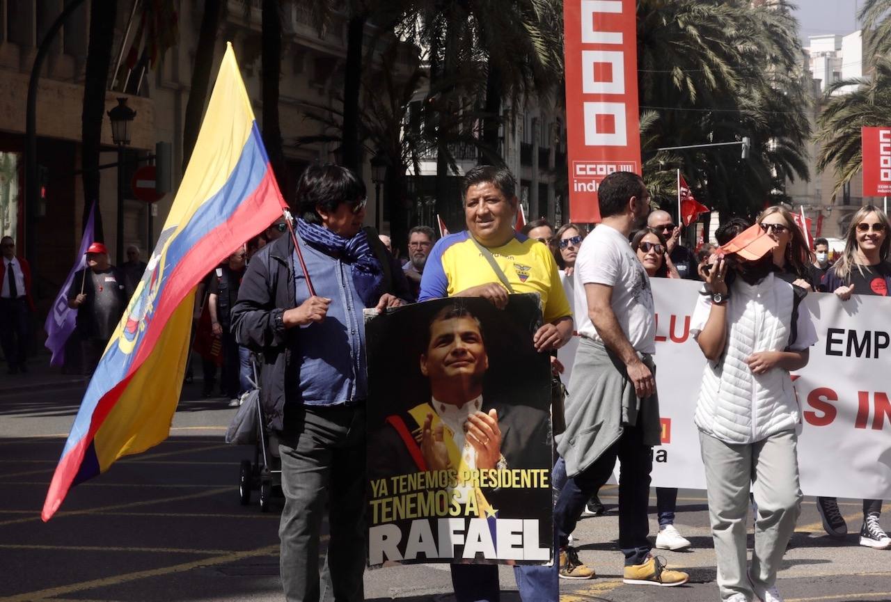 Los sindicatos celebran el Día del Trabajador con reivindicaciones sobre salarios, precios e igualdad.