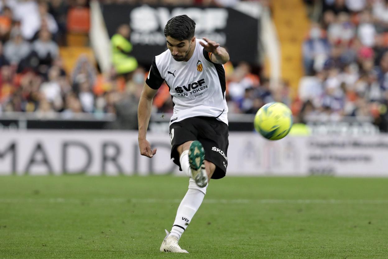 Carlos Soler, en el partido contra el Levante. irene marsilla