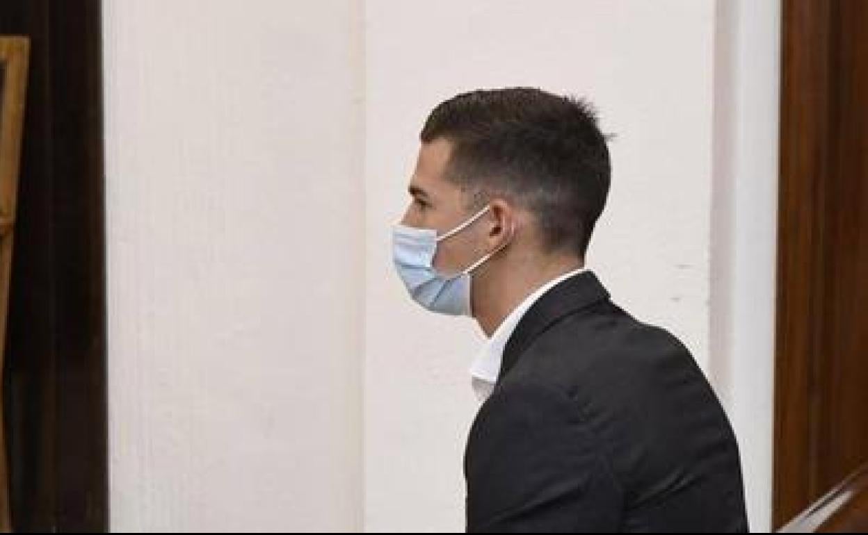 Santi Mina durante el juicio.