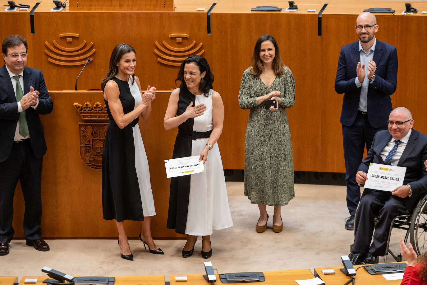 Fotos: Letizia | Así es el vestido de 50 euros con el que la Reina ha coincidido con una premiada