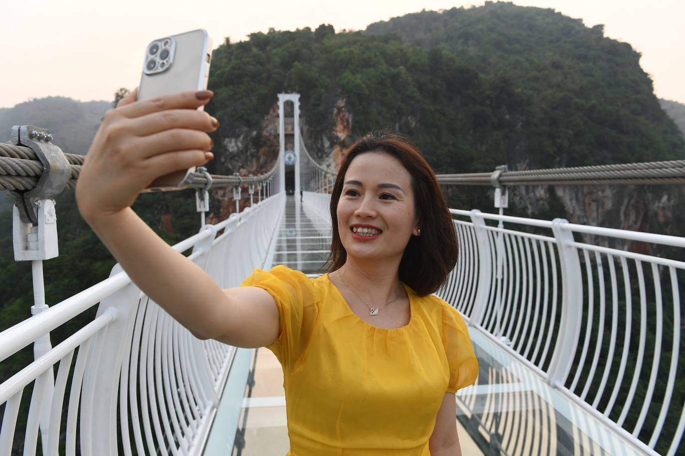 Fotos: Así es el puente de cristal más largo del mundo