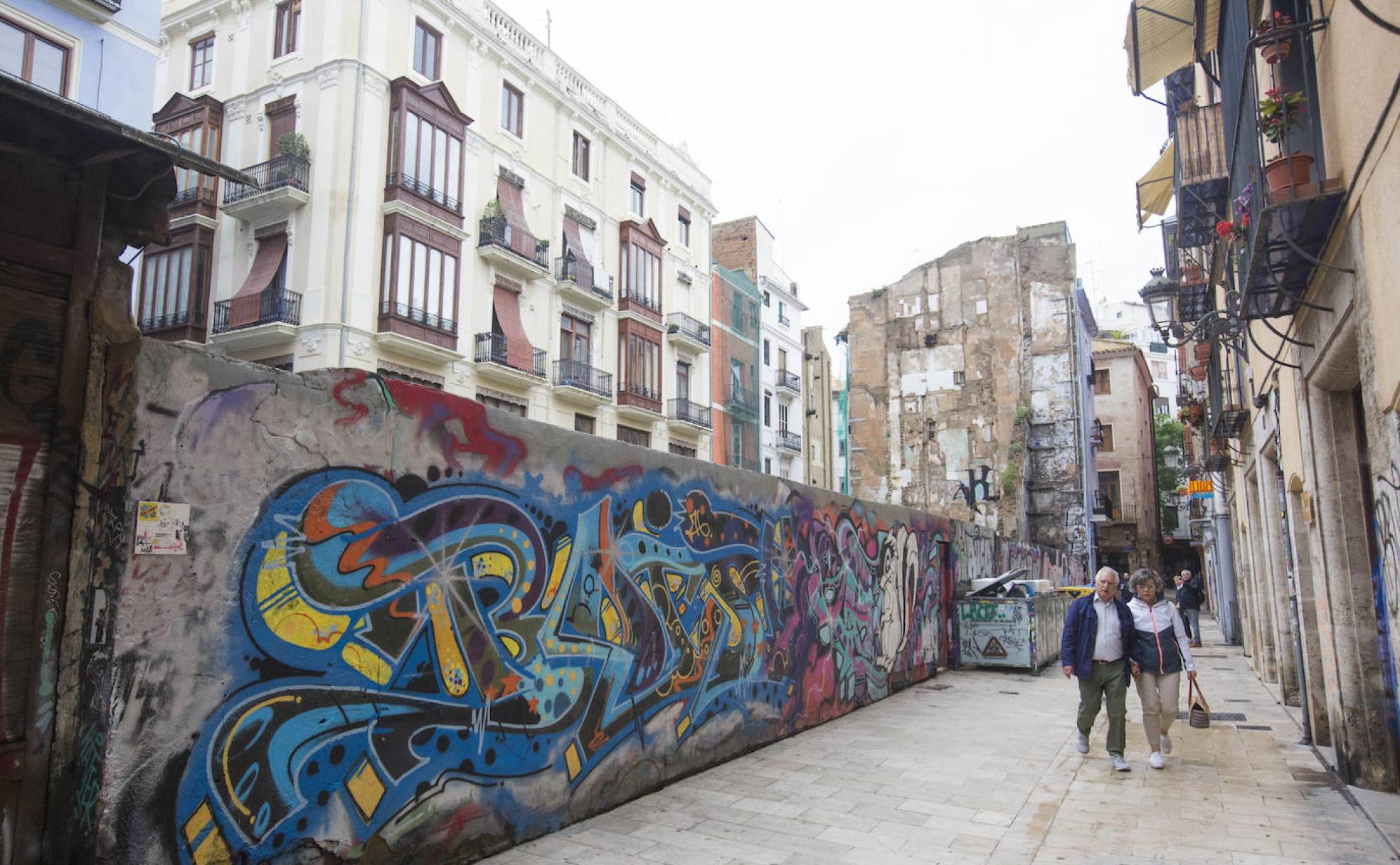 Uno de los solares de más larga vida en el barrio, en la calle Zapatería de los Niños.