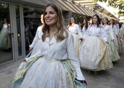 Imagen secundaria 1 - Ensayo de la dansà de las cortes de 2020-2021 y 2022 y de Carmen Martín y Consuelo Llobell (FMV) . 