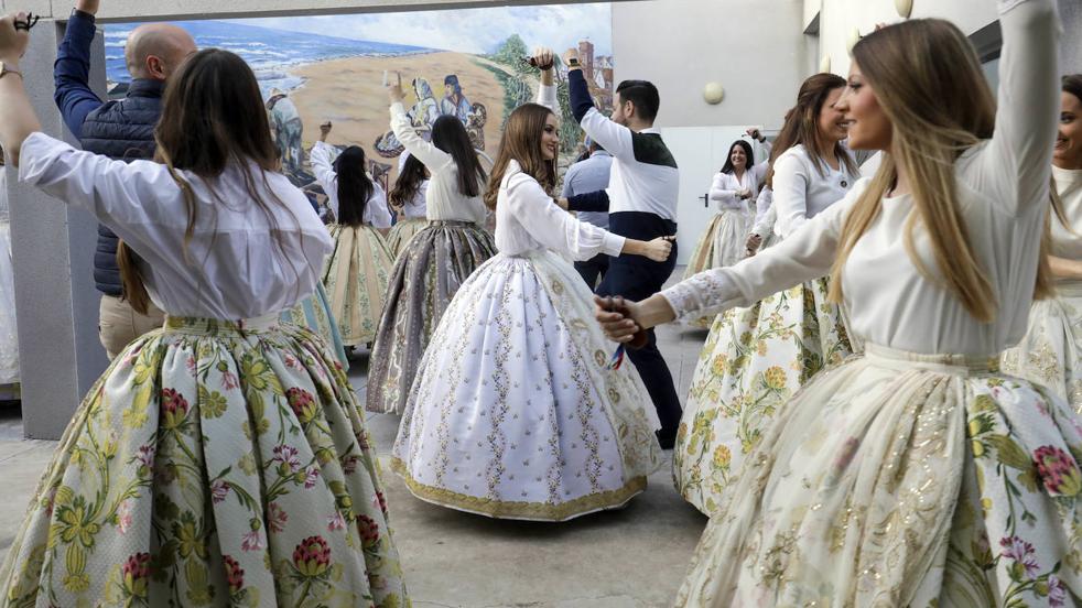 Ensayo de la Dansà 2022 en honor a la Virgen de los Desamparados