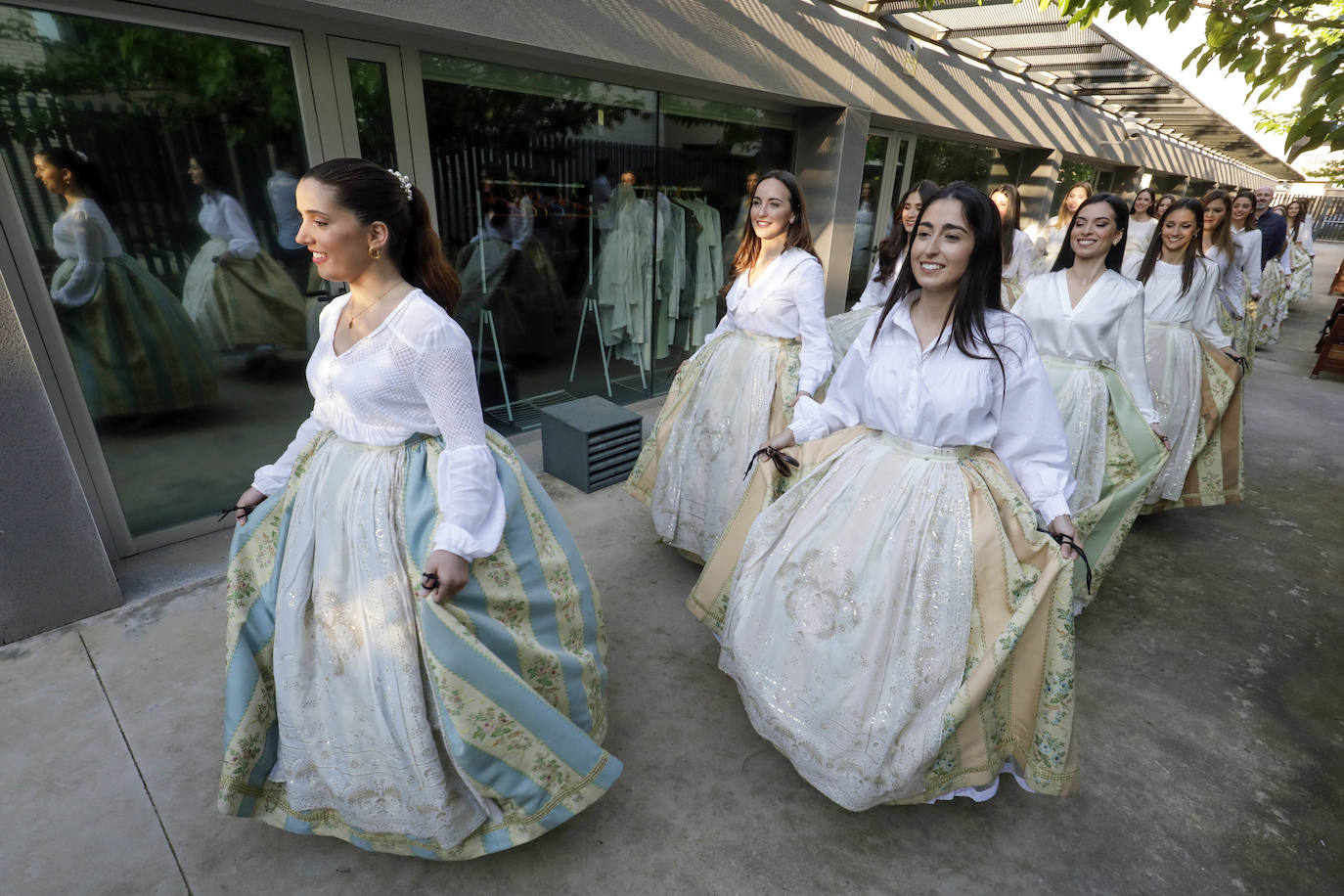 Fotos: Ensayo de la Dansà 2022 en honor a la Virgen de los Desamparados