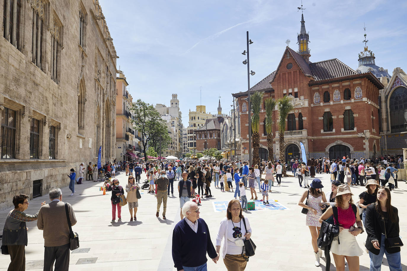 Fotos: Los turistas llenan el centro de Valencia