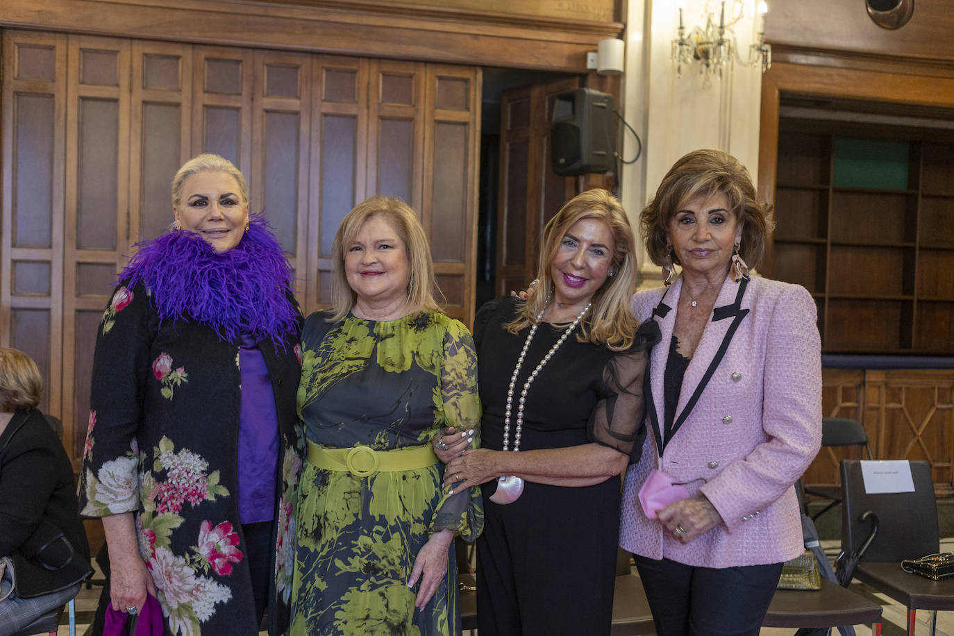 Laura Fitera, Carmen de Rosa, María José García Padilla y Amparo Lacomba en el desfile de Amado.