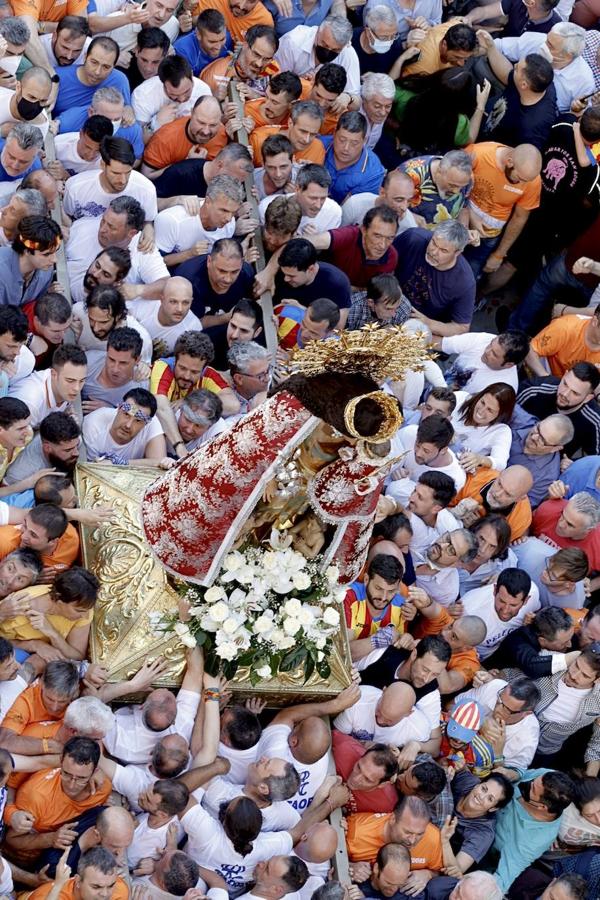 Fotos: Traslado de la Virgen de los Desamparados 2022