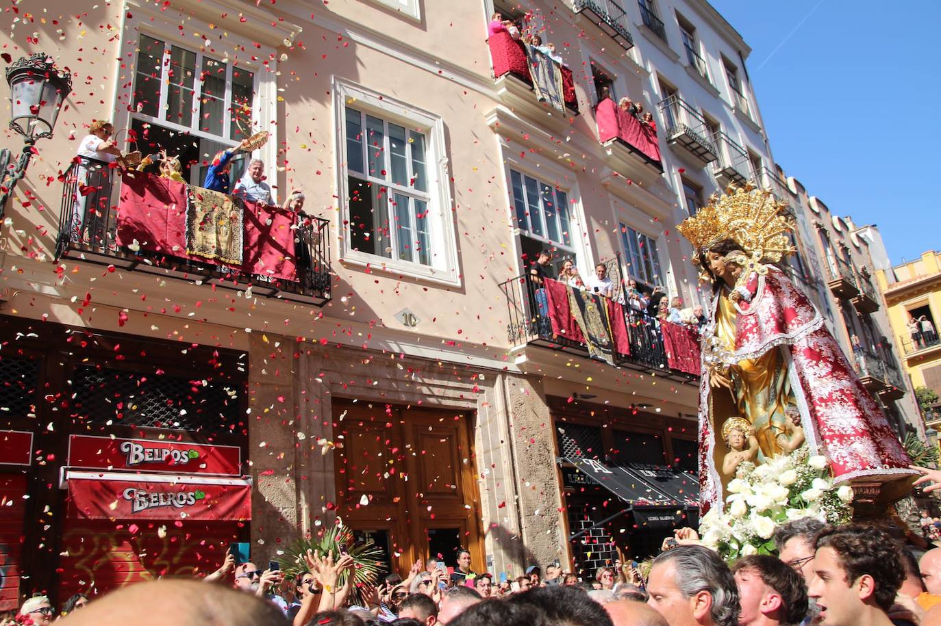 Fotos: Traslado de la Virgen de los Desamparados 2022